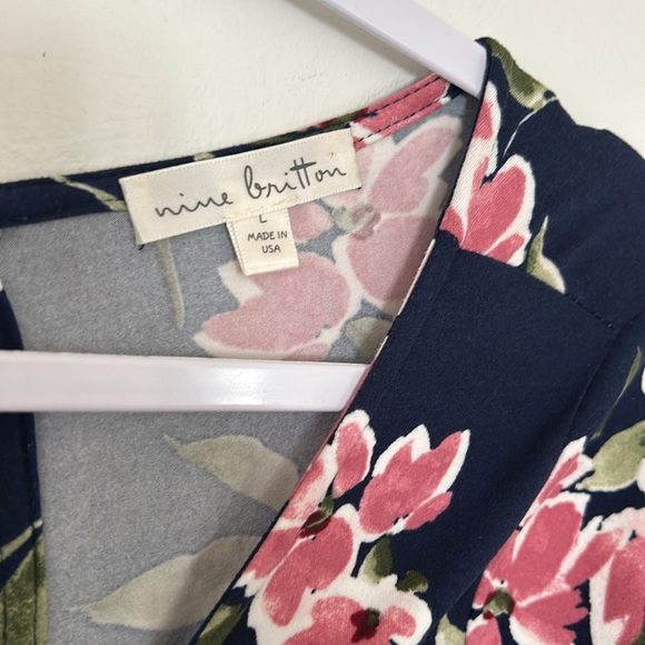 Nine Britton Peralta Bell Sleeve Top - Picture 3 of 5